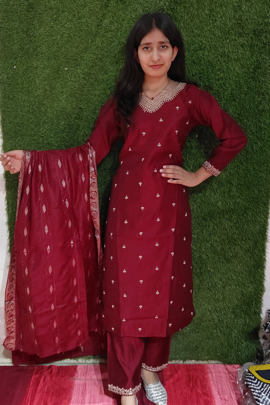Elegant Floral Embroidered Sequinned Chanderi Silk Kurta Set with Dupatta